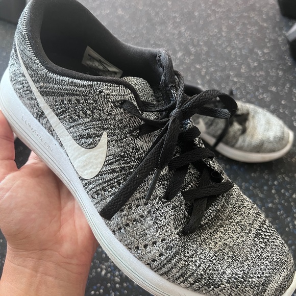 Nike Lunarepic Running Shoes - Picture 2 of 3